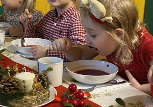 Świąteczny obiadek w grupie I