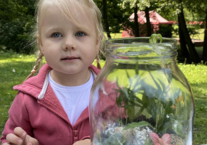 Otylia podlała jeszcze swoje roślinki i