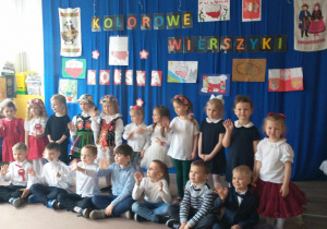 Wszyscy laureaci konkursu na wspólnej fotografii