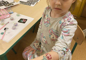 Brokatowe tatuaże. Każdy może wybrać coś dla siebie