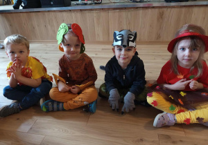 Wiktor, Lew, Jeremi i Melania w oczekiwaniu na poczęstunek