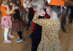 Maks i Liliana tańczą w parze