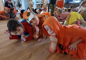 Wspólne zabawy przy muzyce jesiennej