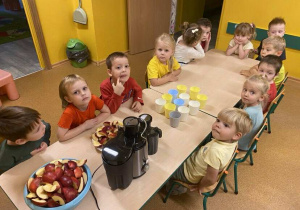 Produkujemy i degustujemy pyszny i zdrowy sok jabłkowy