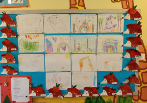 Wystawa prac malowanych przez dzieci z gr II