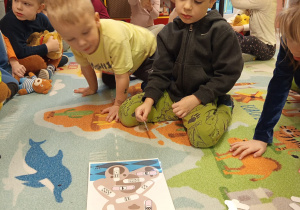 Jeremi szuka pasującego plasterka