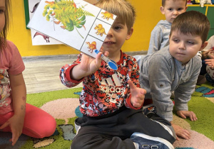 Michałek odszukuje ukrytego dinozaura