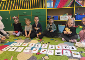 Dzieci z grupy I opowiadają o znanych kotach z bajek